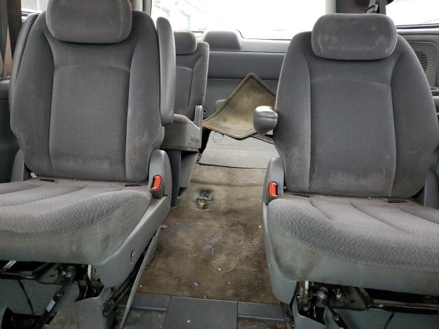Photo 10 from auction – 2005 CHRYSLER TOWN & COU with VIN 2C4GP54L85R416676
