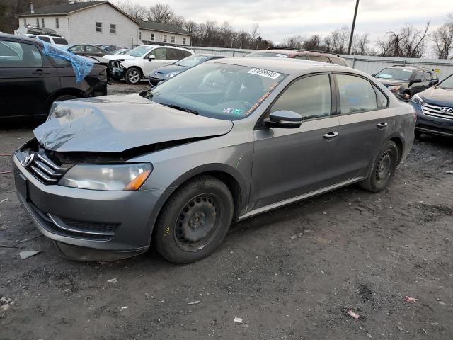 VOLKSWAGEN PASSAT S 2015 with VIN 1VWAT7A33FC105536 - Photo from auction