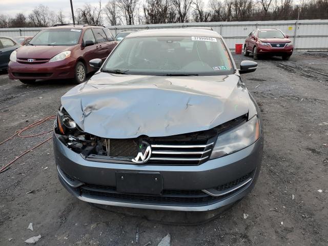 Photo 5 from auction – 2015 VOLKSWAGEN PASSAT S with VIN 1VWAT7A33FC105536