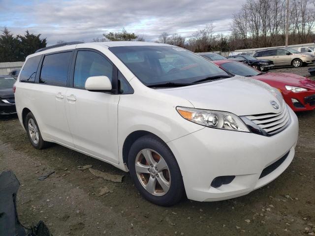 Photo 4 from auction – 2017 TOYOTA SIENNA LE with VIN 5TDKZ3DCXHS877074