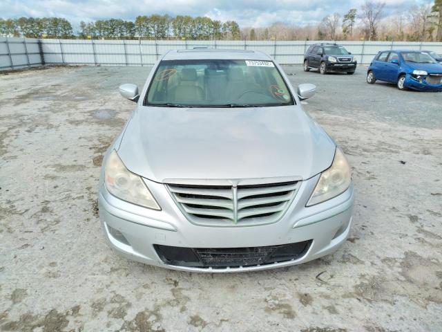 Photo 5 from auction – 2011 HYUNDAI GENESIS 4. with VIN KMHGC4DF3BU126291