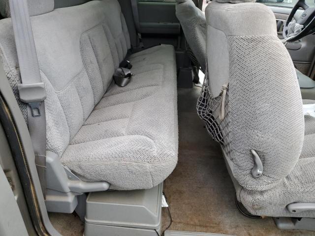 Photo 10 from auction – 1999 CHEVROLET GMT-400 C1 with VIN 1GCEC19R0XR107950
