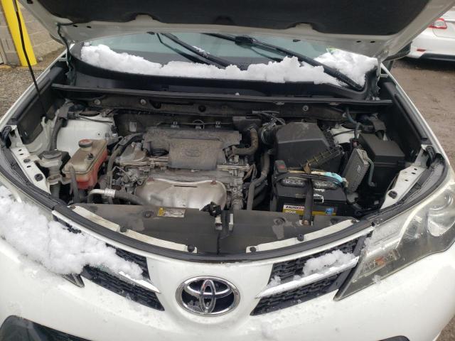 Photo 11 from auction – 2015 TOYOTA RAV4 LE with VIN JTMBFREV9FJ031735