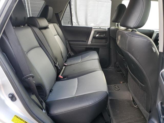 Photo 11 from auction – 2022 TOYOTA 4RUNNER SR with VIN JTEFU5JR8N5277218