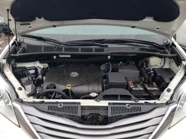 Photo 12 from auction – 2017 TOYOTA SIENNA XLE with VIN 5TDDZ3DC0HS149109