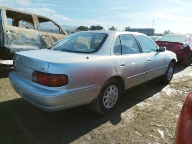 Photo 3 from auction – 1995 TOYOTA CAMRY LE with VIN JT2SK12E5S0320265