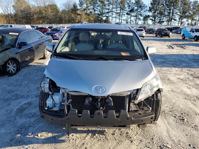 Photo 5 from auction – 2015 TOYOTA SIENNA XLE with VIN 5TDYK3DC1FS652747
