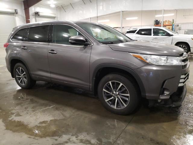Photo 4 from auction – 2017 TOYOTA HIGHLANDER with VIN 5TDJZRFH3HS404771