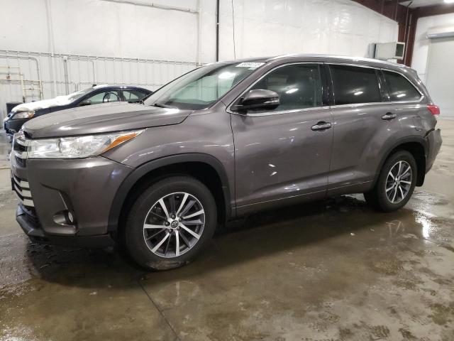 TOYOTA HIGHLANDER 2017 with VIN 5TDJZRFH3HS404771 - Photo from auction
