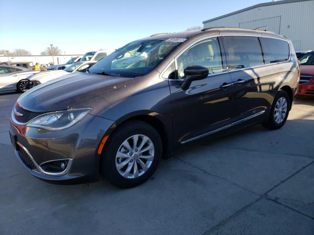 CHRYSLER PACIFICA T 2017 with VIN 2C4RC1BG5HR517259 - Photo from auction