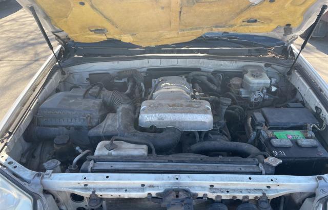Photo 7 from auction – 2003 TOYOTA 4RUNNER SR with VIN JTEBT14R230006039