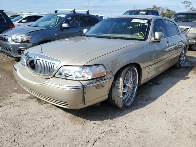 LINCOLN TOWN CAR U 2004 with VIN 1LNHM83WX4Y644470 - Photo from auction