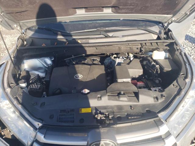 Photo 12 from auction – 2019 TOYOTA HIGHLANDER with VIN 5TDKZRFH4KS554870