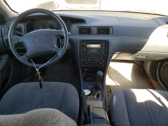 Photo 8 from auction – 2000 TOYOTA CAMRY LE with VIN 4T1BF22K9YU094591