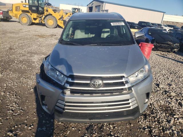 Photo 5 from auction – 2019 TOYOTA HIGHLANDER with VIN 5TDKZRFH4KS554870
