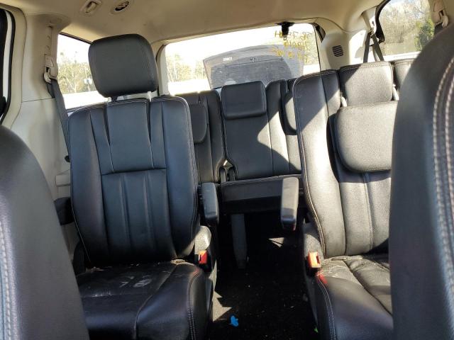 Photo 10 from auction – 2015 CHRYSLER TOWN & COU with VIN 2C4RC1BG2FR718016