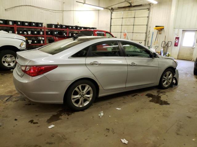 Photo 3 from auction – 2012 HYUNDAI SONATA SE with VIN 5NPEC4AC4CH326131