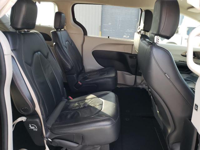 Photo 11 from auction – 2017 CHRYSLER PACIFICA T with VIN 2C4RC1BG1HR642422