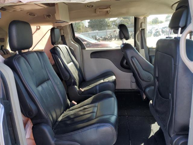 Photo 11 from auction – 2016 CHRYSLER TOWN & COU with VIN 2C4RC1BG6GR302035