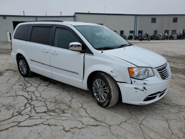 Photo 4 from auction – 2014 CHRYSLER TOWN & COU with VIN 2C4RC1CG1ER198212