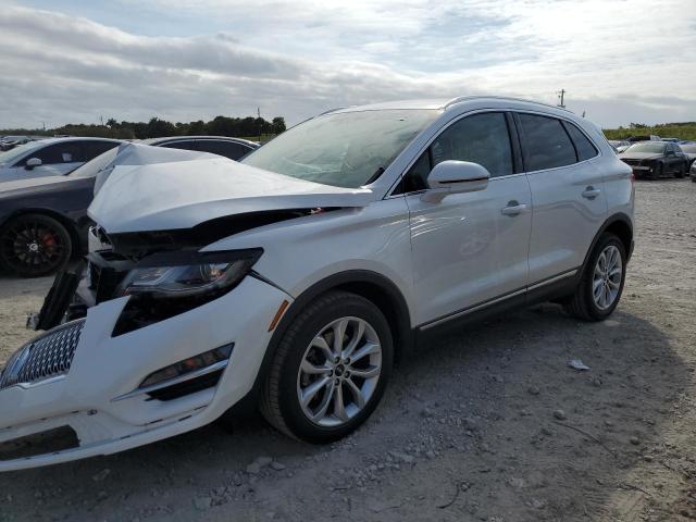 LINCOLN MKC SELECT 2019 with VIN 5LMCJ2C92KUL46975 - Photo from auction