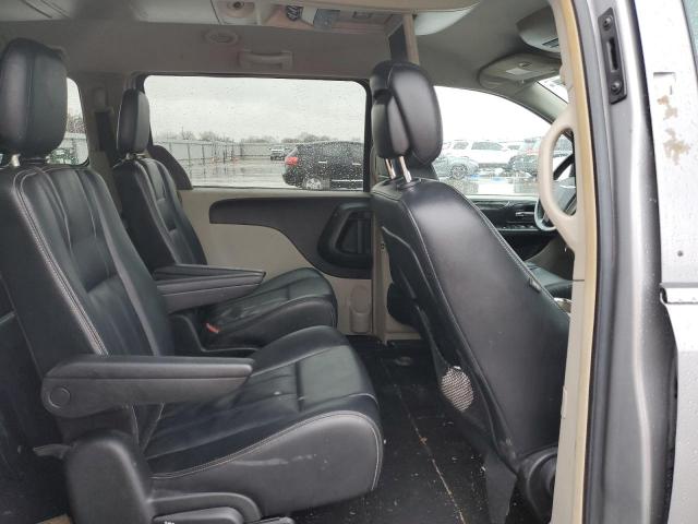 Photo 11 from auction – 2014 CHRYSLER TOWN & COU with VIN 2C4RC1BG4ER255598