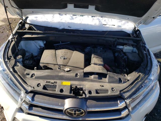 Photo 12 from auction – 2018 TOYOTA HIGHLANDER with VIN 5TDDZRFH1JS824659