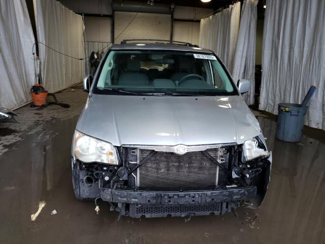 Photo 5 from auction – 2010 CHRYSLER TOWN & COU with VIN 2A4RR5D1XAR212564