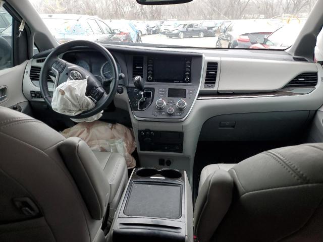 Photo 8 from auction – 2018 TOYOTA SIENNA XLE with VIN 5TDYZ3DC4JS939956