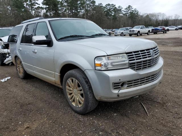 Photo 4 from auction – 2012 LINCOLN NAVIGATOR with VIN 5LMJJ2H5XCEL05289