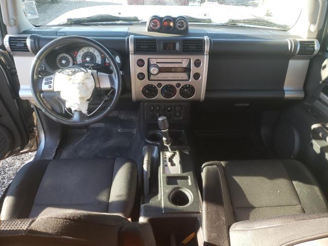 Photo 8 from auction – 2010 TOYOTA FJ CRUISER with VIN JTEZU4BF4AK010469