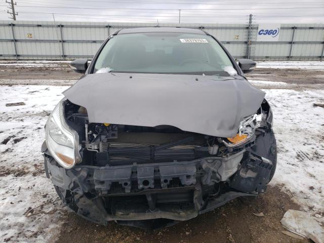 Foto 5 de la subasta – 2014 FORD FOCUS SE con VIN 1FADP3K22EL453724