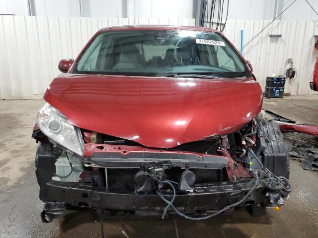 Photo 5 from auction – 2018 TOYOTA SIENNA LE with VIN 5TDKZ3DC8JS958810