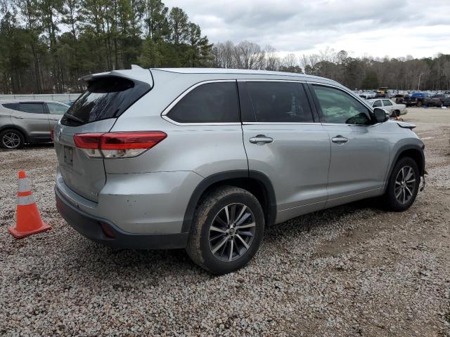 Foto 3 de la subasta – 2018 TOYOTA HIGHLANDER con VIN 5TDKZRFH0JS536753