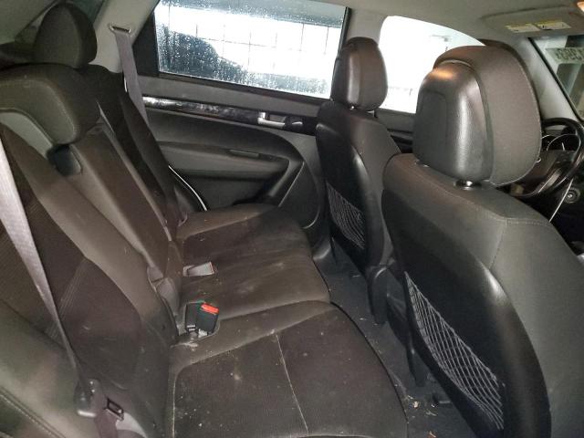 Photo 11 from auction – 2015 KIA SORENTO LX with VIN 5XYKTCA64FG571756