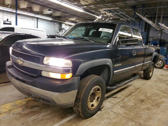 CHEVROLET SILVERADO 2002 with VIN 1GCHC29U22E136051 - Photo from auction