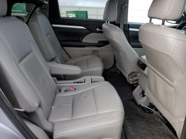 Foto 11 de la subasta – 2015 TOYOTA HIGHLANDER con VIN 5TDJKRFH0FS105501