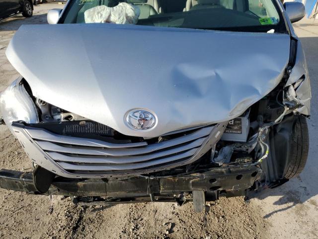 Photo 12 from auction – 2017 TOYOTA SIENNA XLE with VIN 5TDDZ3DC5HS175947