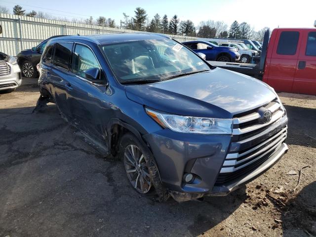 Photo 4 from auction – 2018 TOYOTA HIGHLANDER with VIN 5TDJZRFH3JS859531