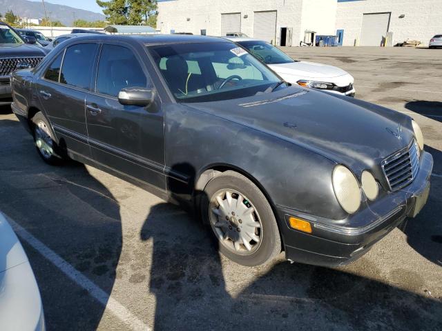 Photo 4 from auction – 2001 MERCEDES-BENZ E 320 with VIN WDBJF65JX1B297550