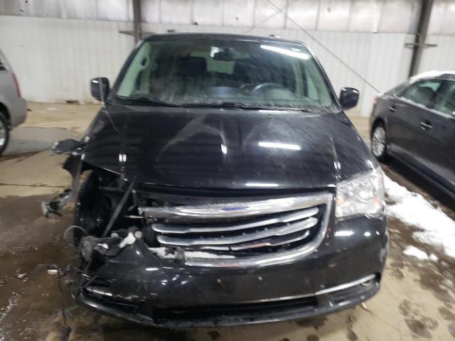 Photo 5 from auction – 2016 CHRYSLER TOWN & COU with VIN 2C4RC1BG3GR305166