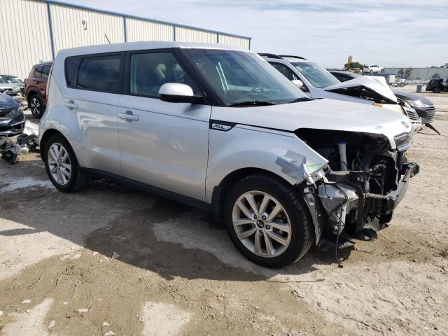 Zdjęcie 4 z aukcji – 2017 KIA SOUL + z VIN KNDJP3A54H7450958