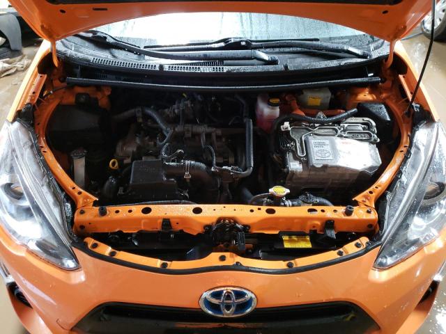 Photo 11 from auction – 2015 TOYOTA PRIUS C with VIN JTDKDTB39F1095389
