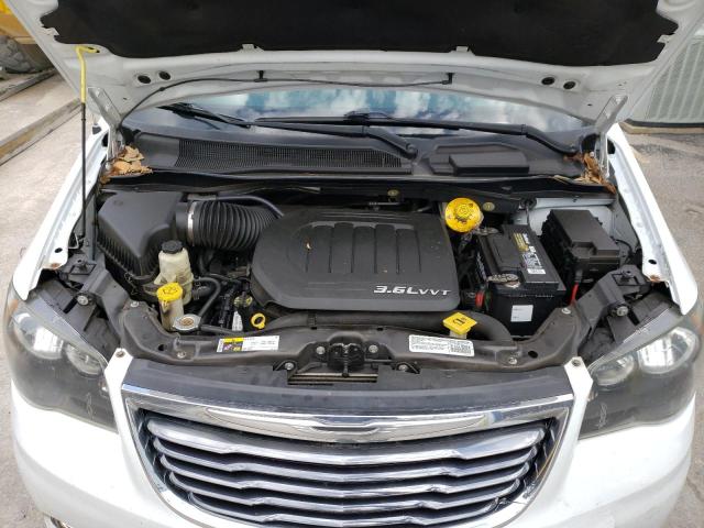 Photo 12 from auction – 2014 CHRYSLER TOWN & COU with VIN 2C4RC1HG8ER204046