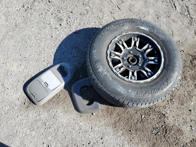 Photo 12 from auction – 2002 FORD F150 with VIN 1FTRX17W82NA84013