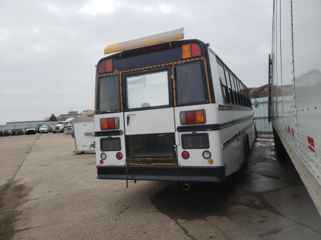 Photo 4 from auction – 2005 FREIGHTLINER CHASSIS B2 with VIN 4UZABRCT95CN51991