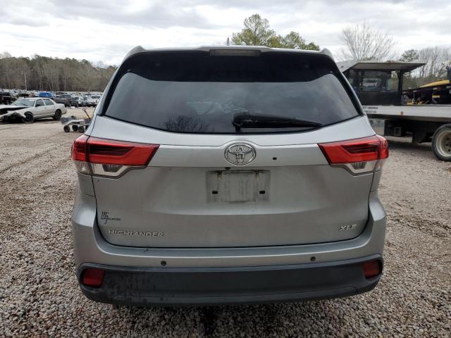 Foto 6 de la subasta – 2018 TOYOTA HIGHLANDER con VIN 5TDKZRFH0JS536753