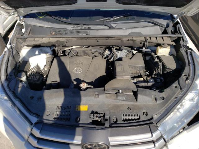 Photo 12 from auction – 2018 TOYOTA HIGHLANDER with VIN 5TDKZRFH9JS268754