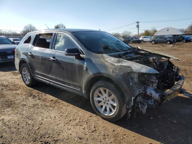 Photo 4 from auction – 2017 LINCOLN MKT with VIN 2LMHJ5NK2HBL00284