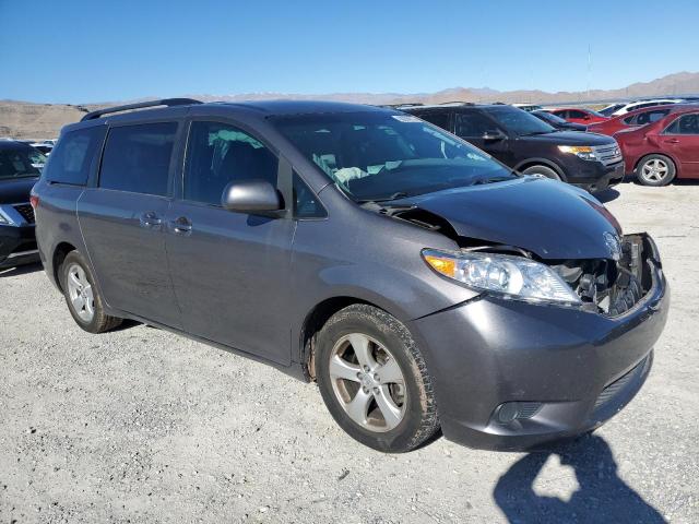 Photo 4 from auction – 2017 TOYOTA SIENNA LE with VIN 5TDKZ3DC2HS774196